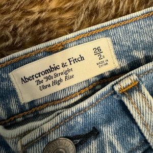 Abercrombie 90s ultra high-rise 26 Regular
